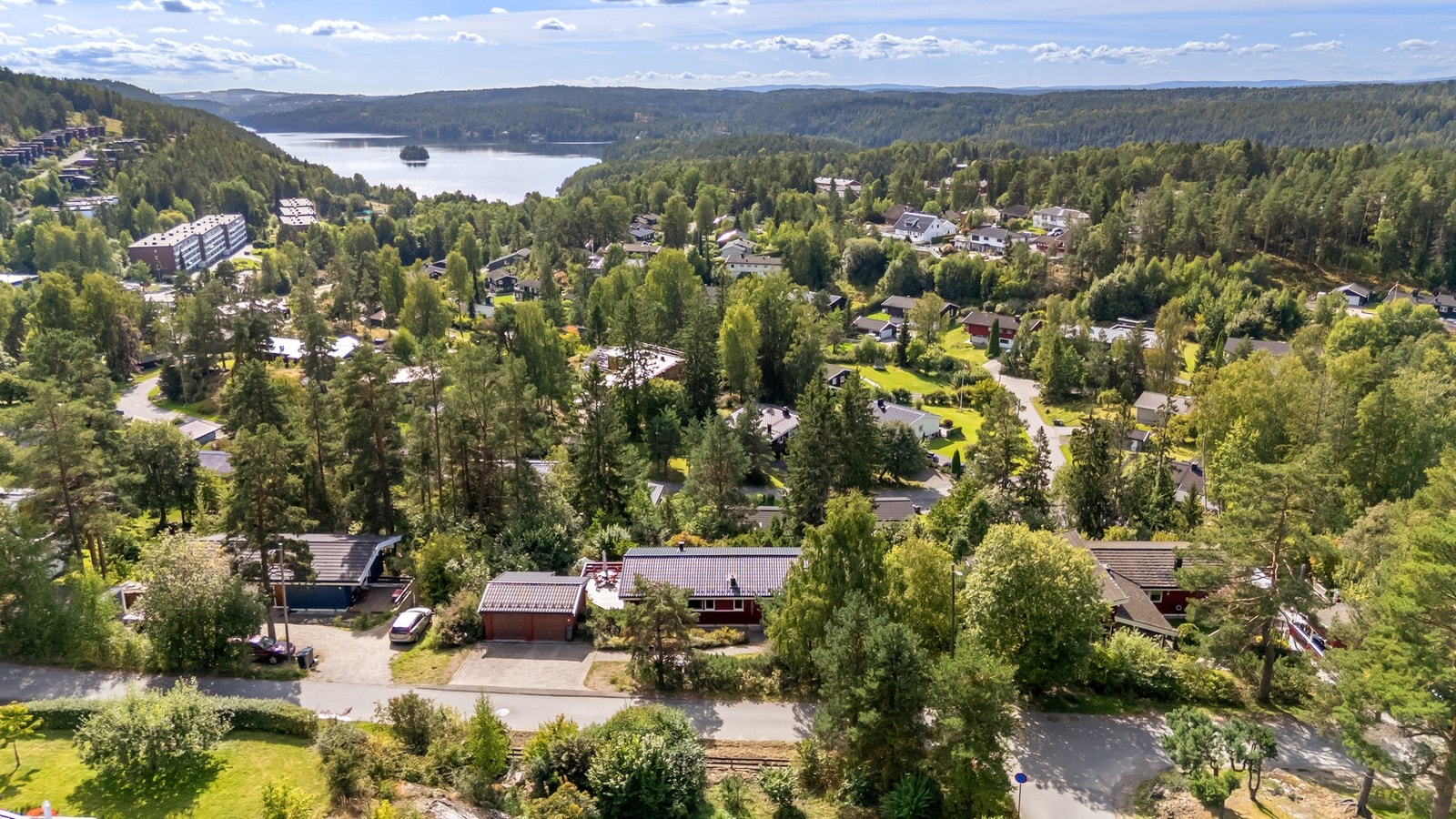 Det er kort vei til Kolbotn torg, skoler, barnehager og kollektiv transport. Galleribilde