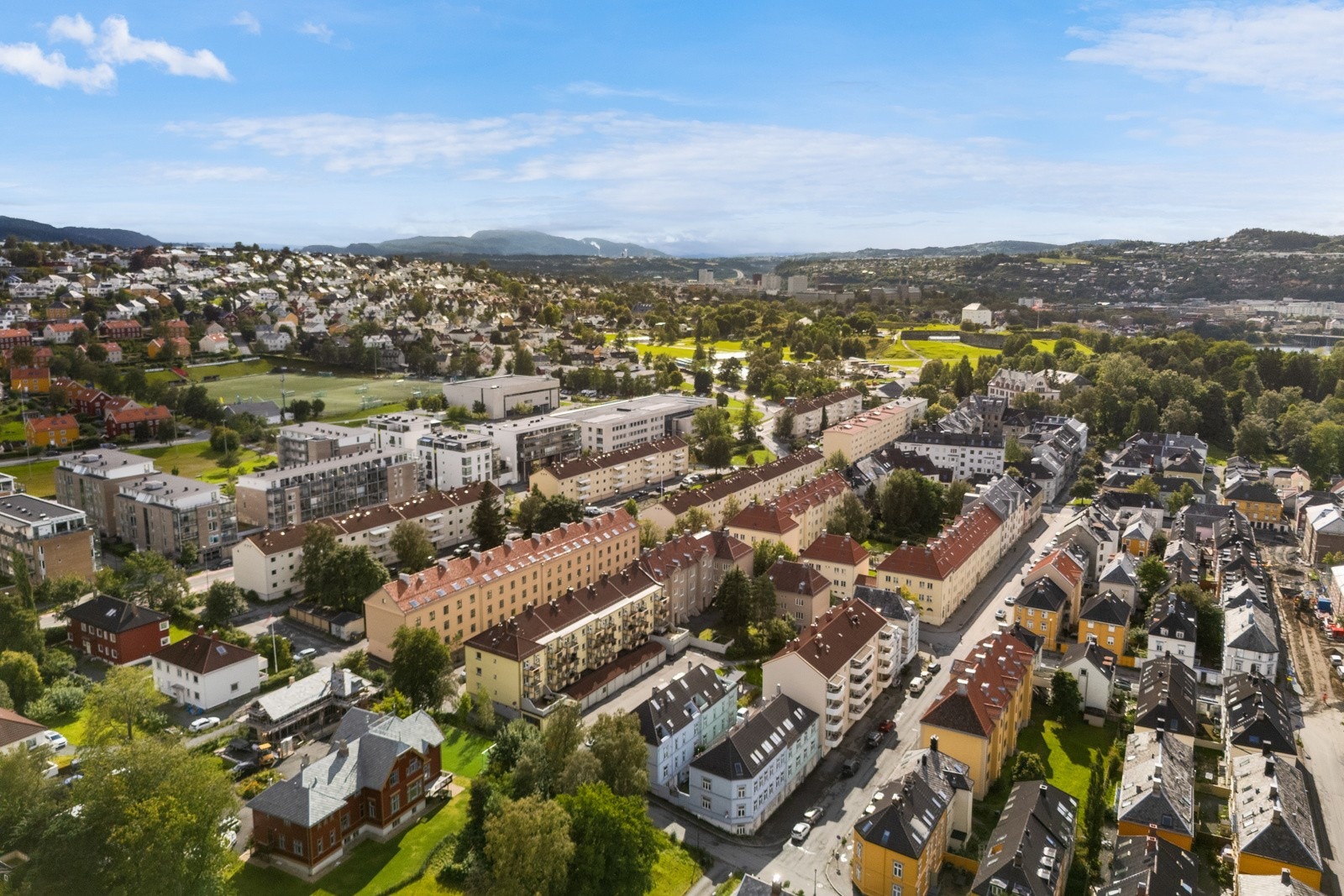 Sentrumsnær og populær beliggenhet. Galleribilde