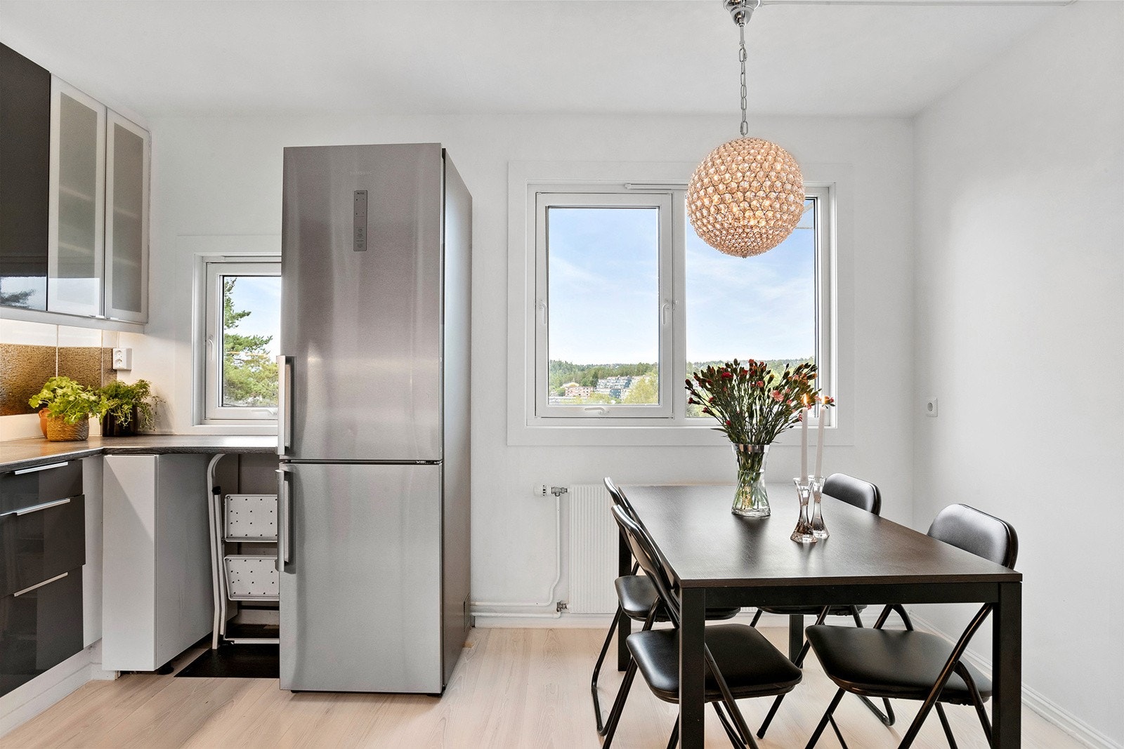 Hyggelig utsikt fra spiseplassen. Galleribilde