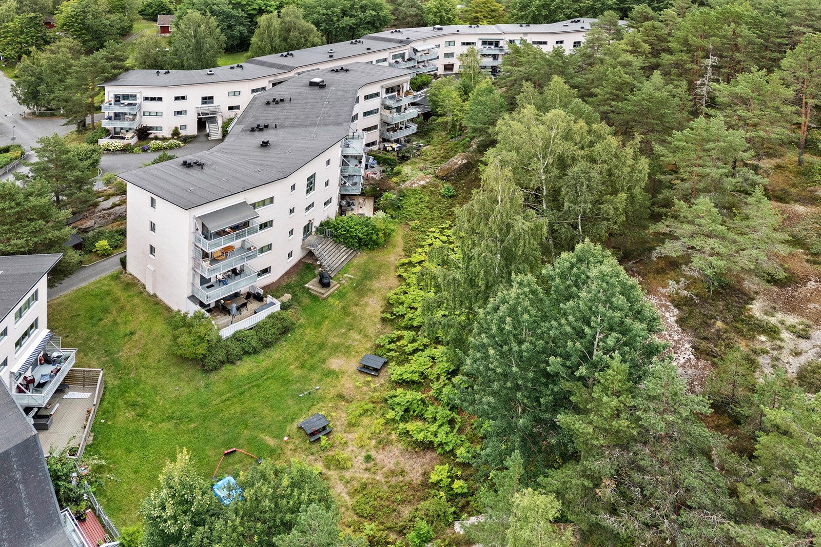 Holmlia og omegn har veldrevne idrettsmiljøer og et stort aktivitetstilbud. Galleribilde