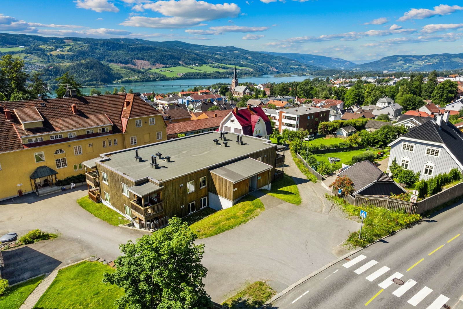 Leiligheten har enkel adkomst via Anders Sandvigs gate. Galleribilde