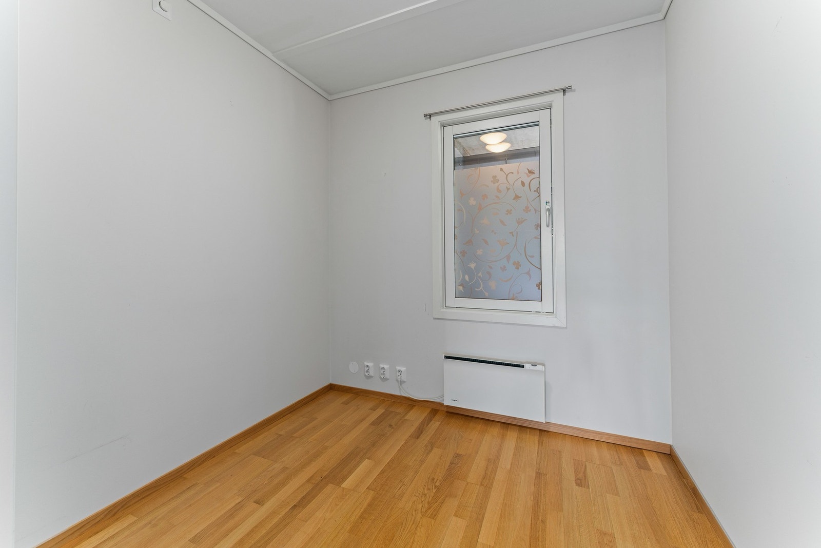 I tillegg finnes et tredje rom som kan benyttes som kontor eller walk-in closet. Galleribilde