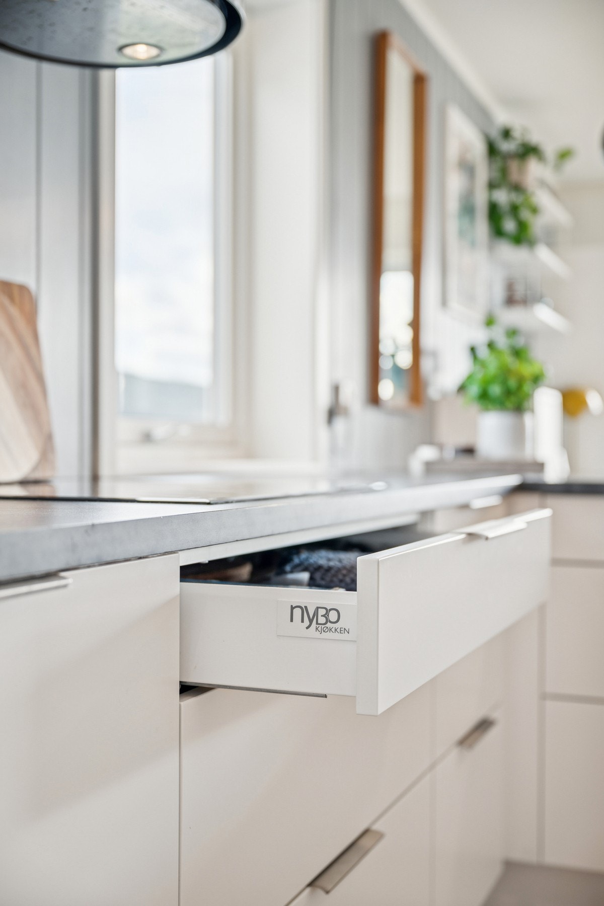 Moderne innredning med gjennomtenkte detaljer som hever helhetsinntrykket. Galleribilde