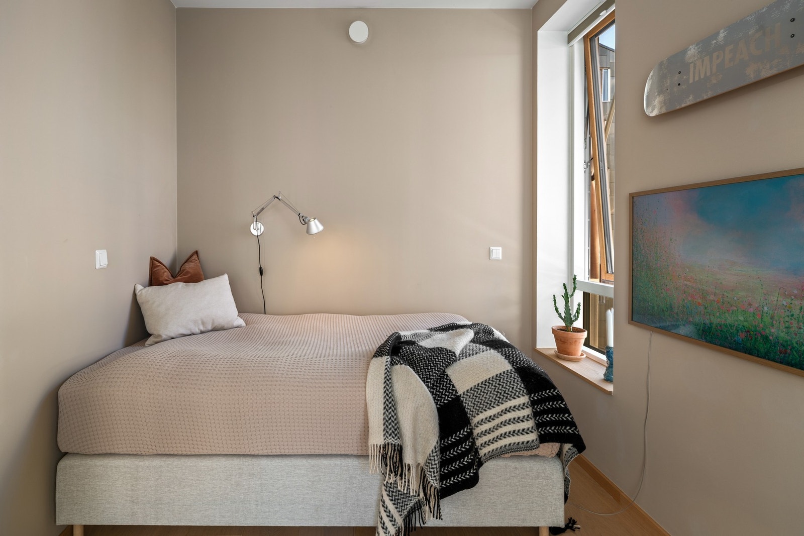 Plass til dobbeltseng også på soverom 2. Galleribilde