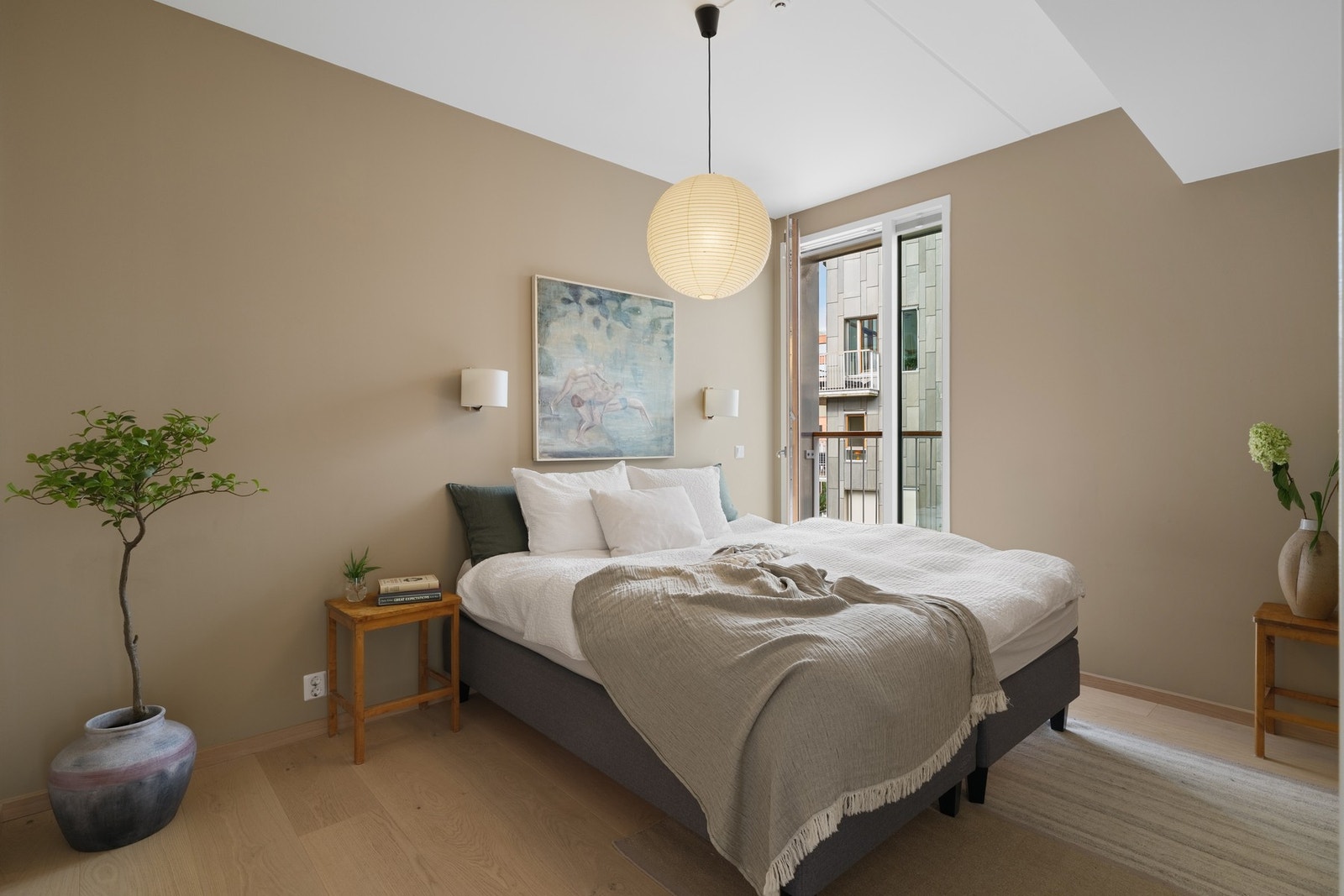 Hovedsoverommet er meget romslig og luftig, og har derfor god plass til stor dobbeltseng. Galleribilde