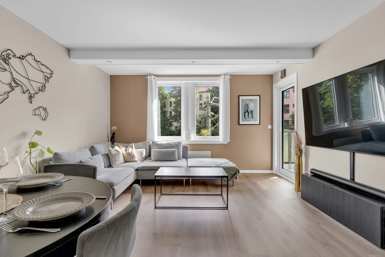 Overflater ble malt i 2023. Galleribilde