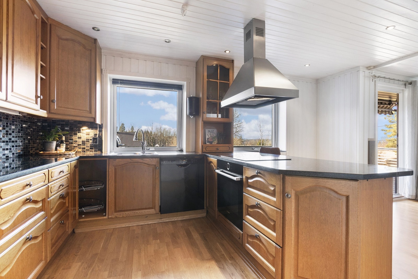 Kjøkken, alle hvitevarer medfølger. Galleribilde