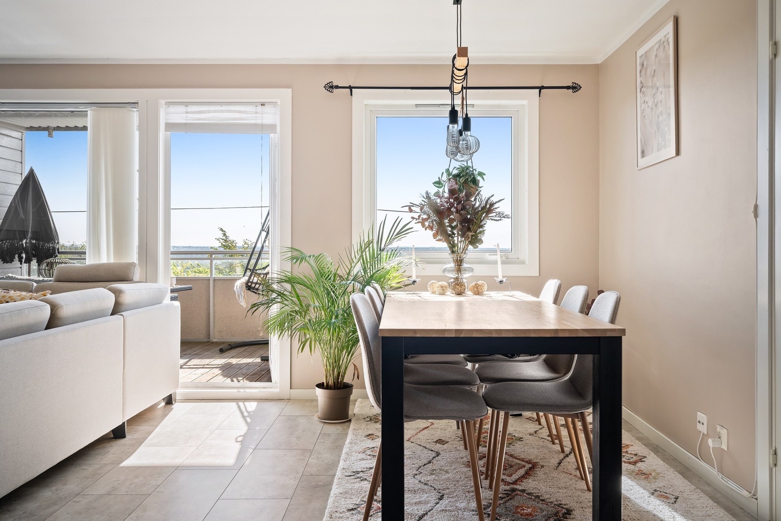 Leiligheten er helt usjenert - uten innsyn fra noen motstående bebyggelse. Galleribilde