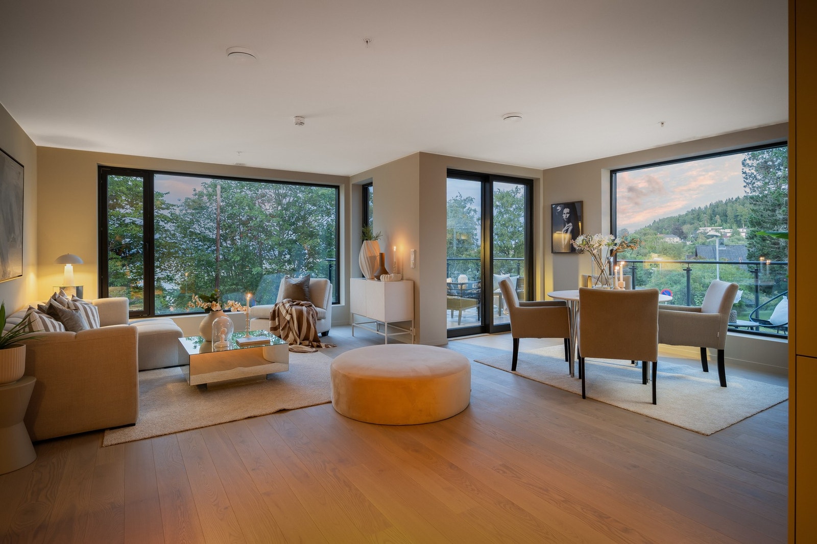 Leiligheten ble ferdigstilt i august 2025 og er ikke tatt i bruk. Leiligheten ble betydelig oppgradert ut fra prosjektert standard og holder en høy standard. Galleribilde