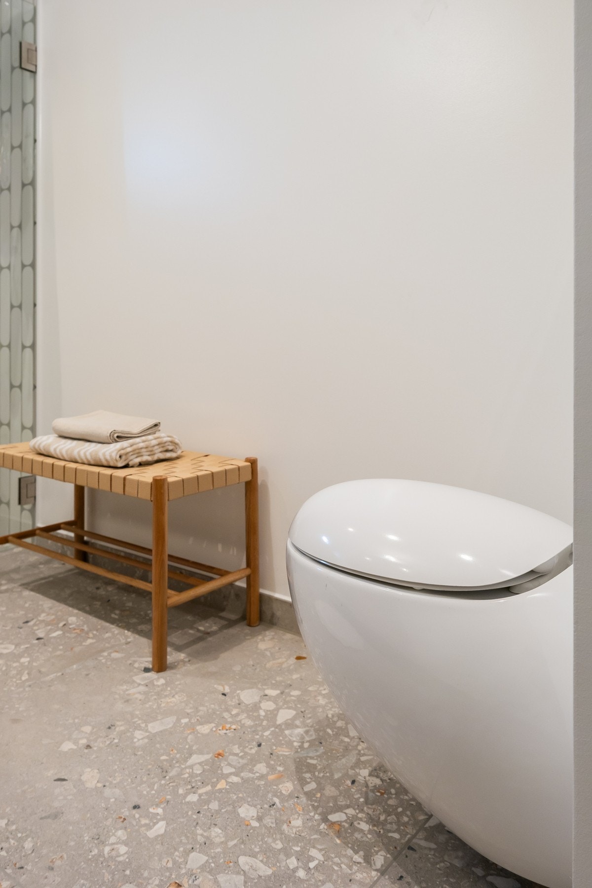 Vegghengt toalett fra Alessi. Galleribilde