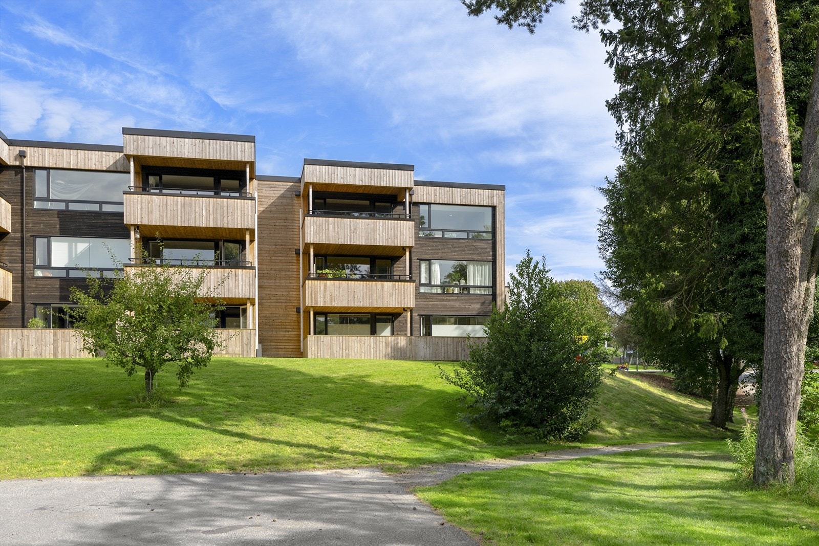 - Her ligger man sentralt til med umiddelbar adkomst til turstier - Galleribilde