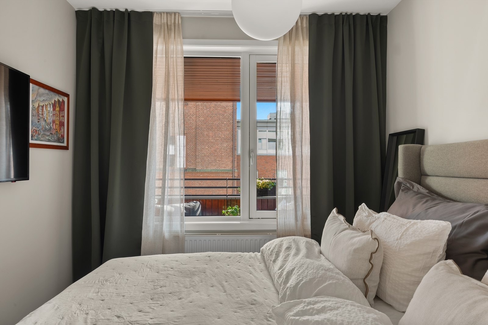 Dette er et rom som inviterer til ro og avslapning, perfekt som et privat tilfluktssted etter en lang dag. Galleribilde