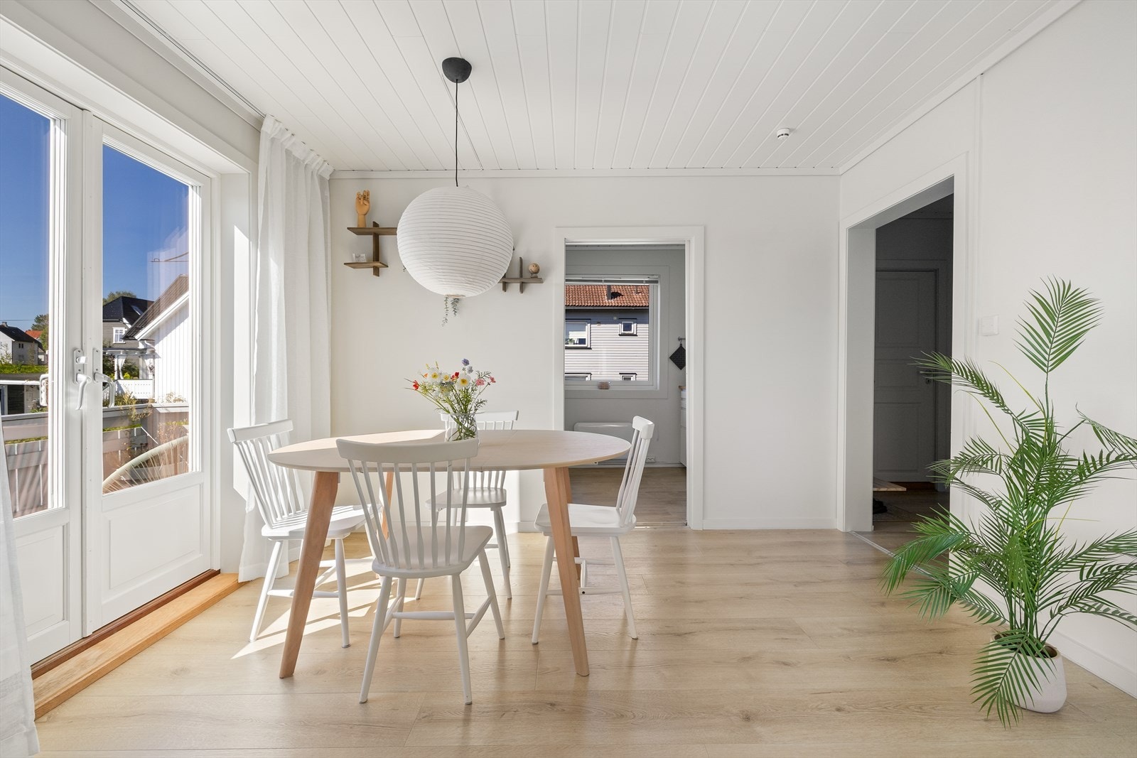 Inviter venner og familie på hyggelige middagsselskaper Galleribilde