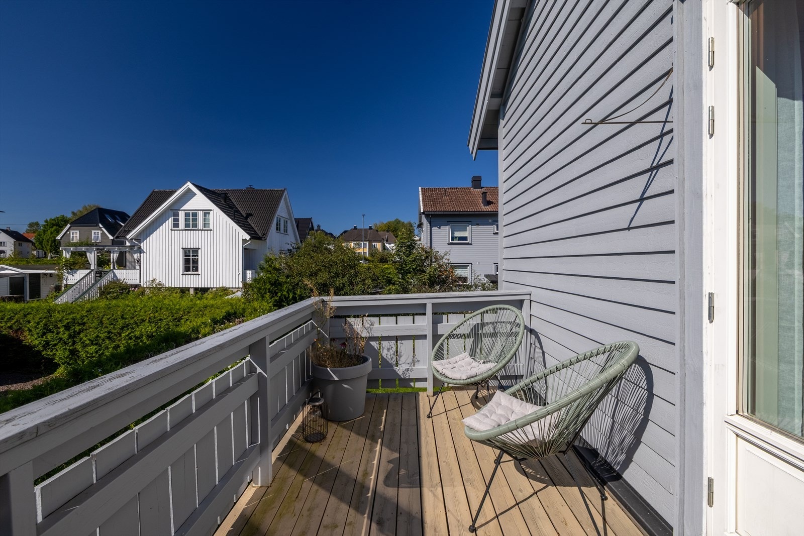 Perfekt sted for en liten sittegruppe, beplantning og grill (kun elektrisk eller gassgrill er tillatt i borettslaget) Galleribilde