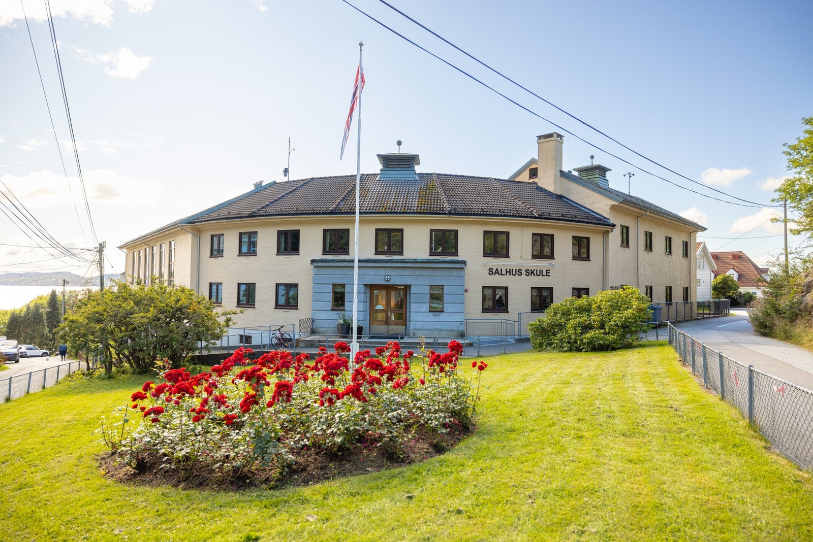I nabolaget finner man både barnehage og skole bare en kort gangavstand unna. Galleribilde