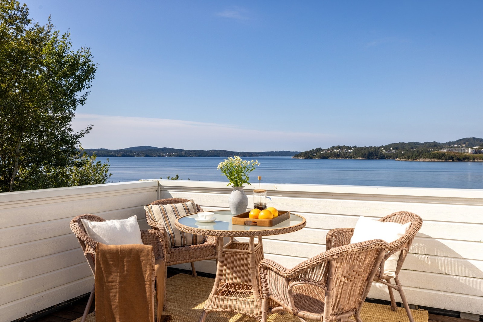 Her er det god plass til å møblere med en koselig sittegruppe. Galleribilde