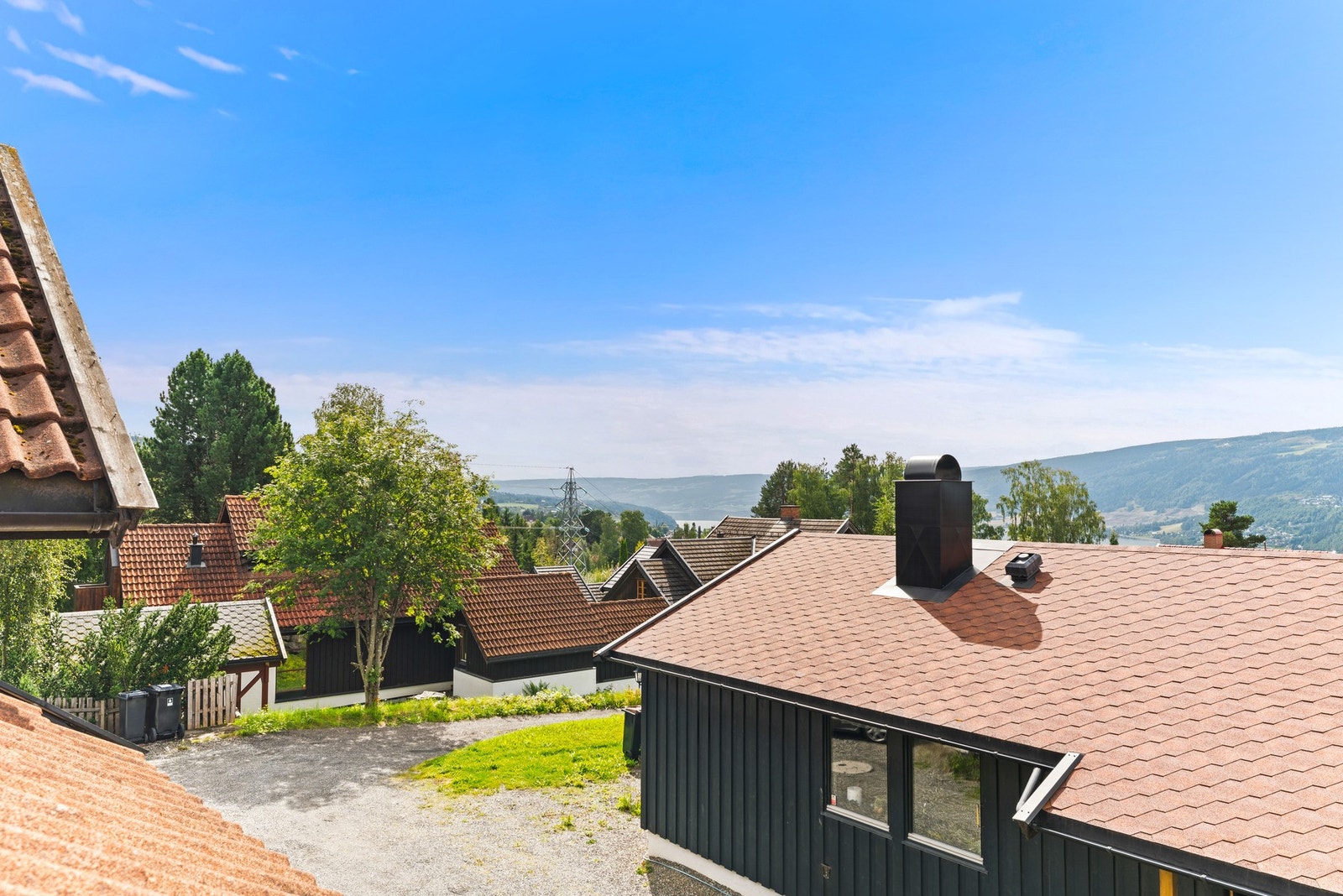 Fin utsikt over Lillehammer by. Galleribilde