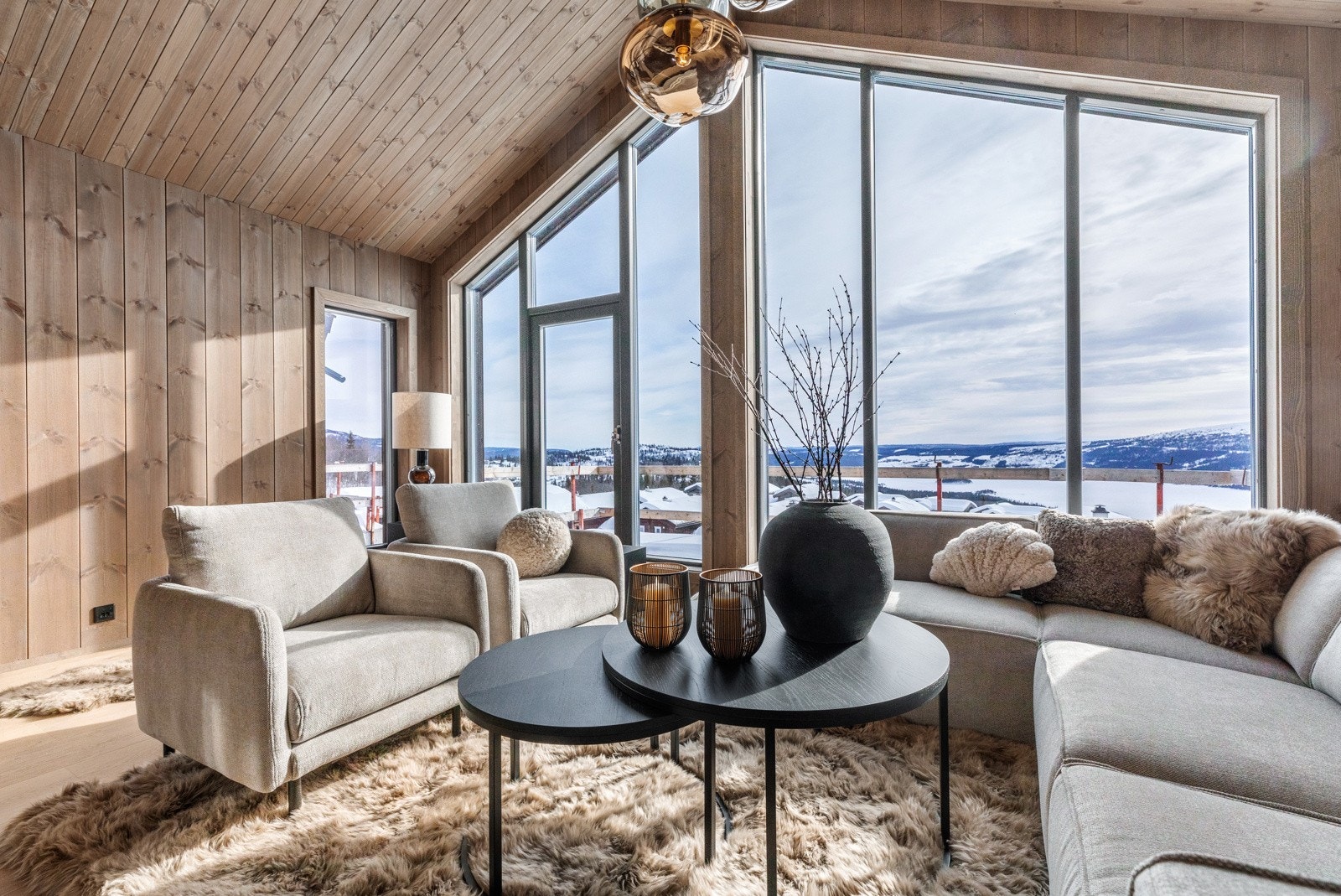 Toppleilighet med delikate fargevalg og nydelig utsikt Galleribilde