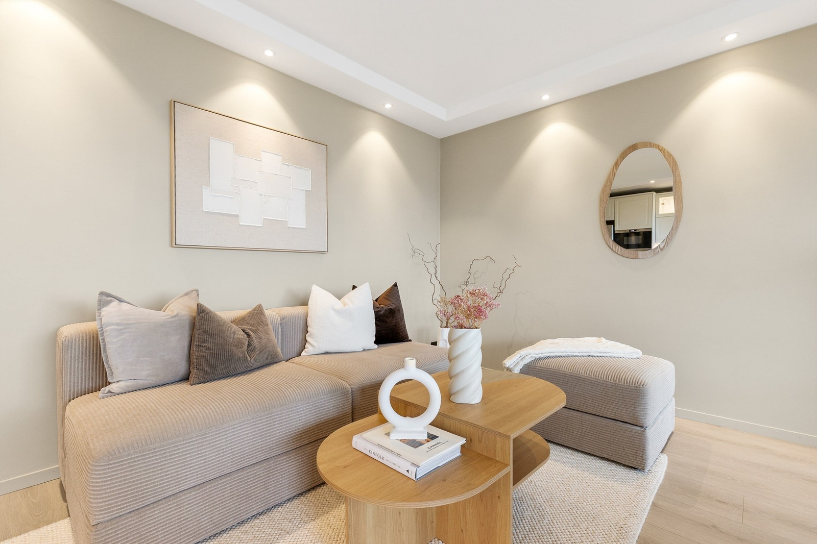 Her er det plass til sofa, salongbord og TV-seksjon om ønskelig. Galleribilde