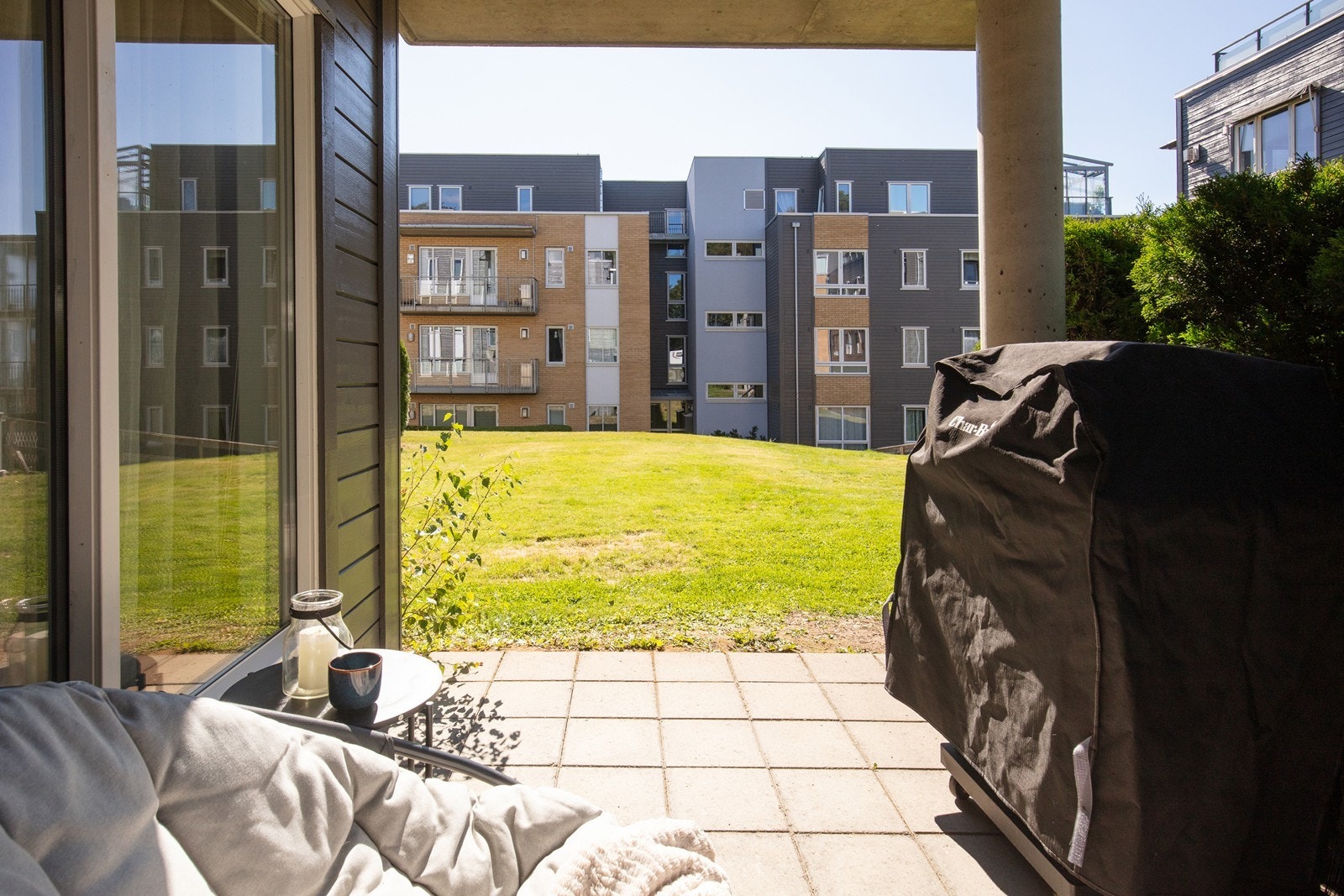 Fra uteplassen har du enkel tilgang til de store, grønne fellesarealene. Galleribilde