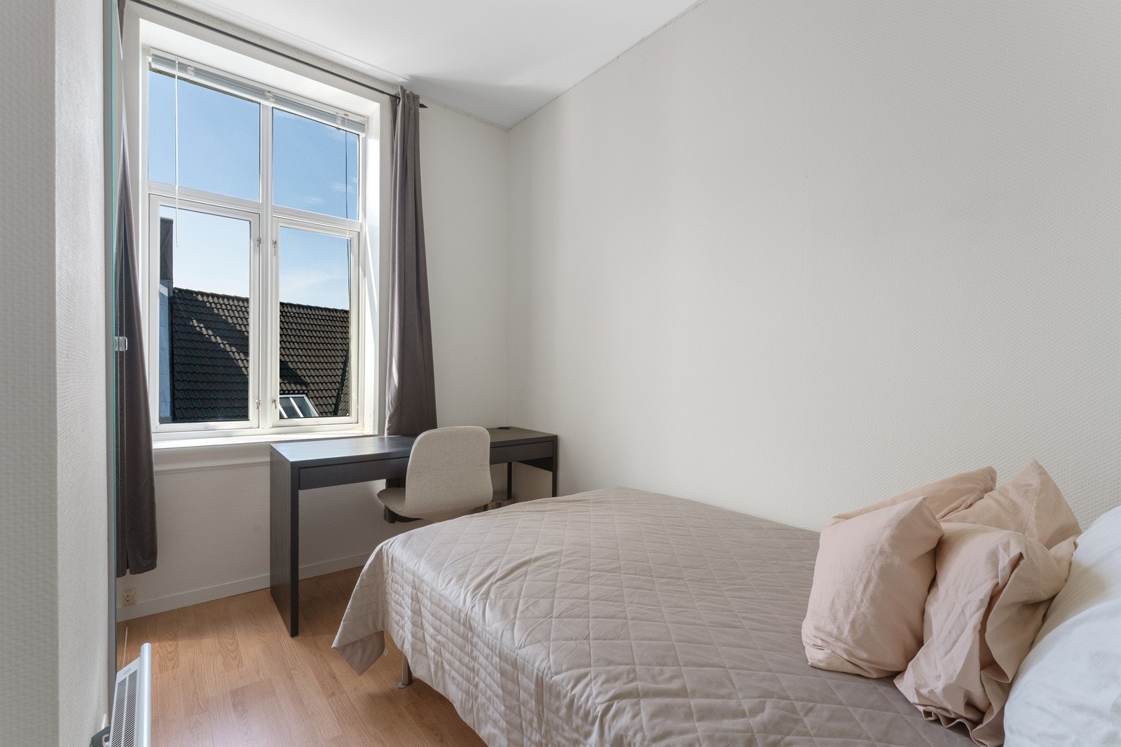 Soverom 2 er også av god størrelse. Galleribilde