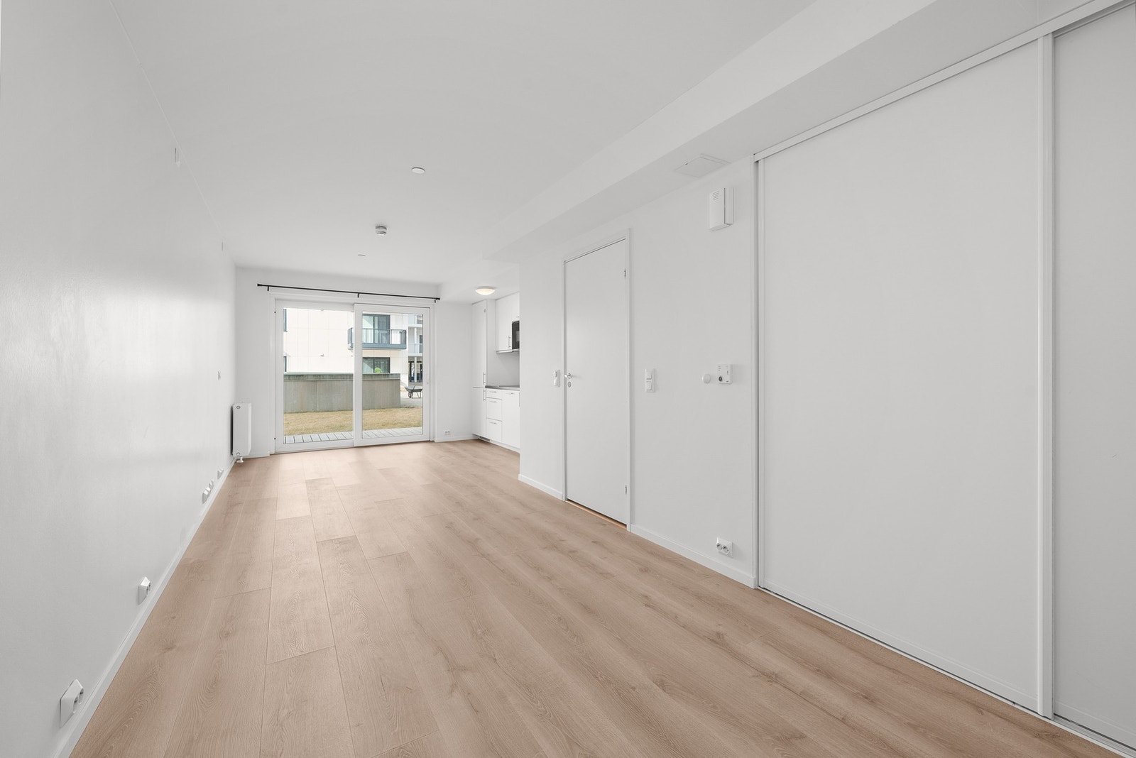 Leiligheten varmes opp med fjernvarme via radiatorer. Galleribilde