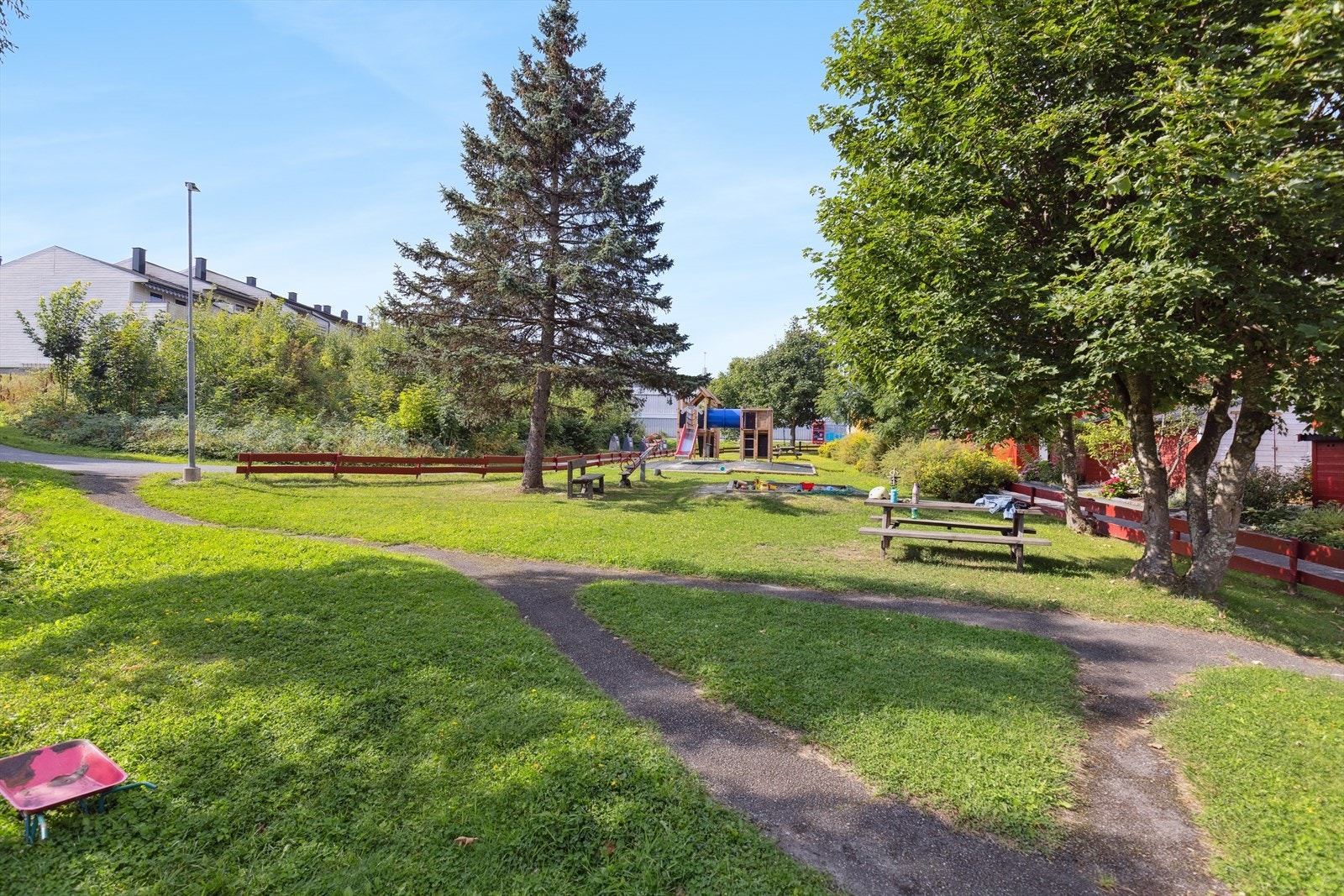 Felles lekeplass på sameiets område Galleribilde