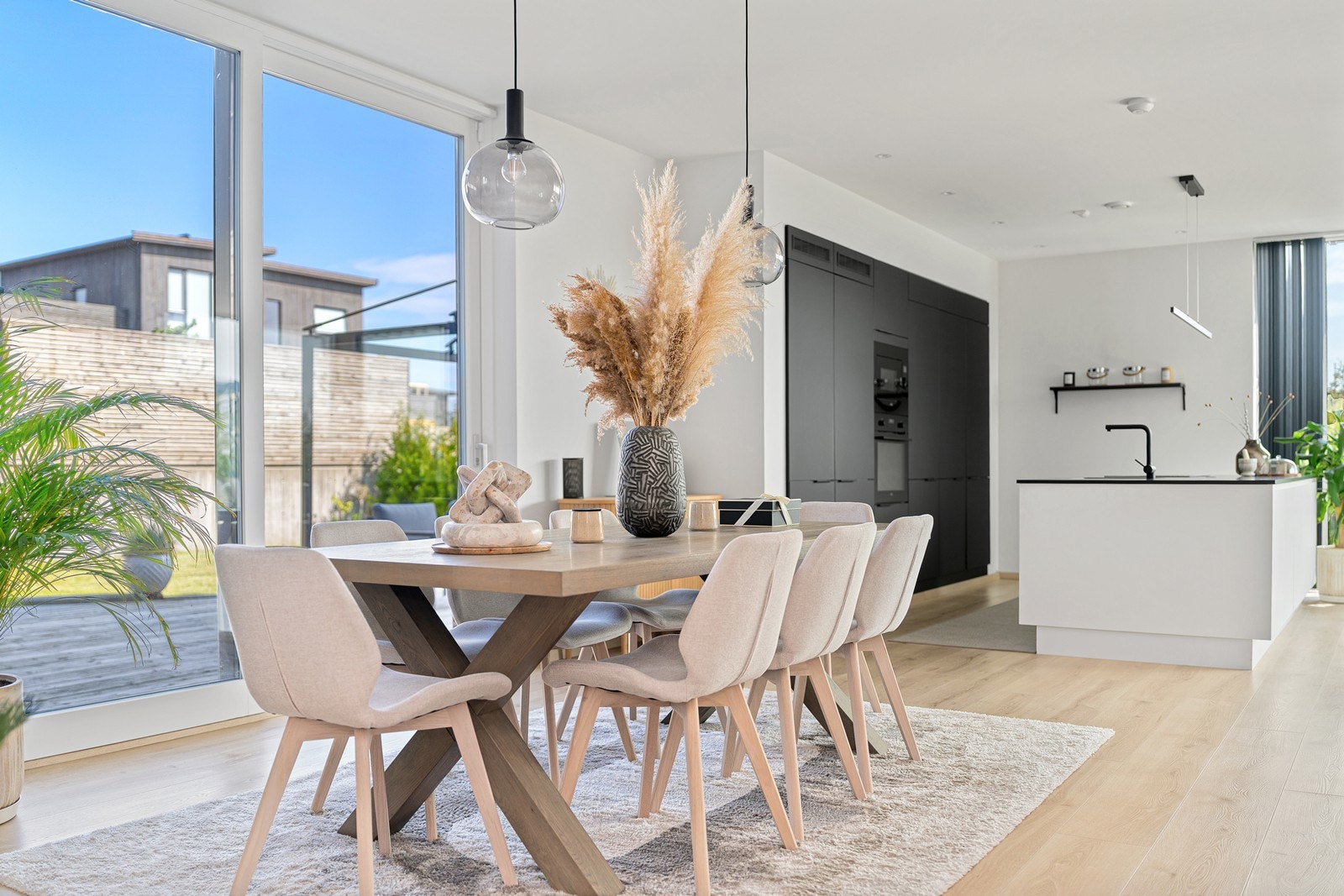 Dekk langbord for hele familien til store eller små sammenkomster Galleribilde