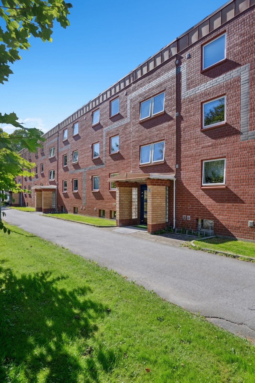 Inngangspartiet til blokka. Galleribilde