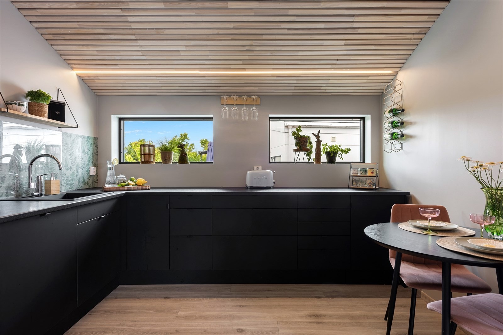 Boligen har en gjennomgående god standard og et moderne uttrykk Galleribilde