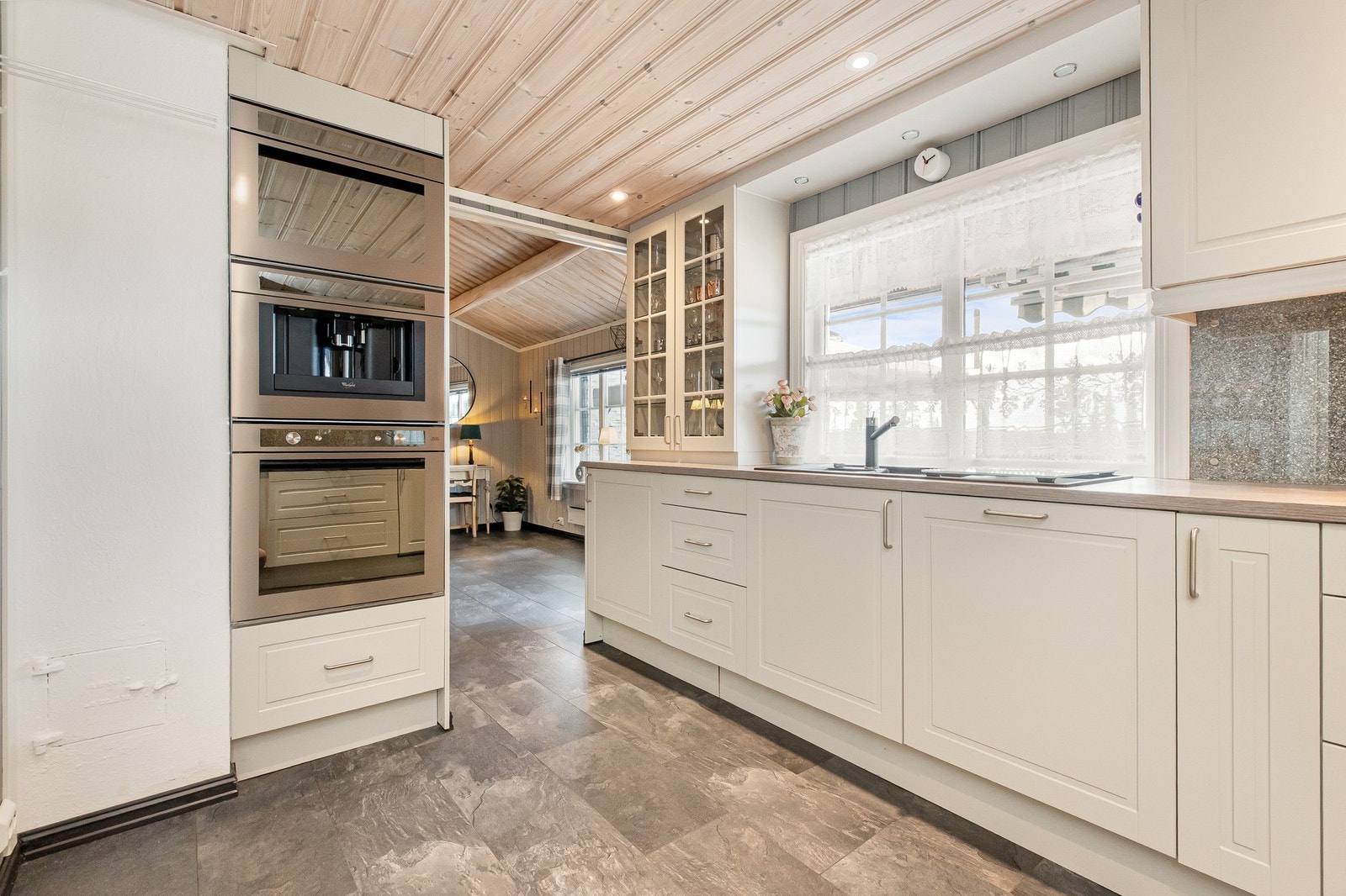 Videre inn til stuen Galleribilde