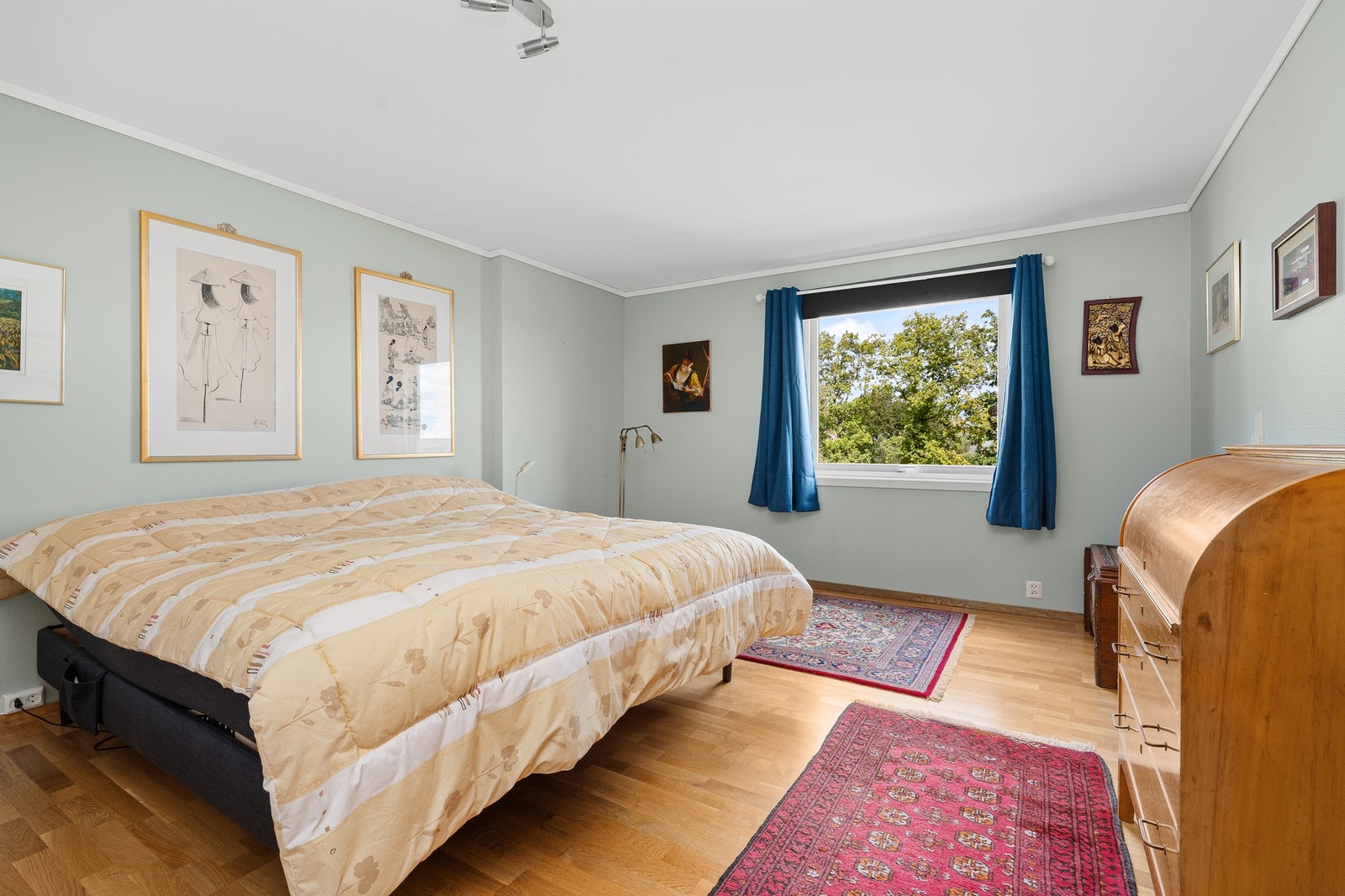Romslig soverom Galleribilde