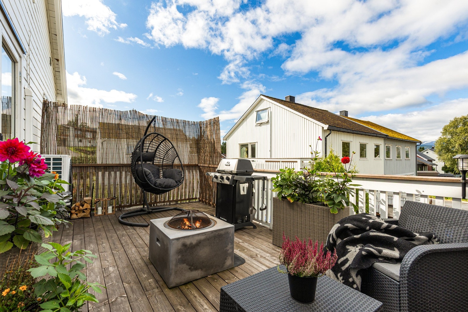 Fra stuen har du direkte utgang til en flott og solrik balkong på 16 kvm. Galleribilde