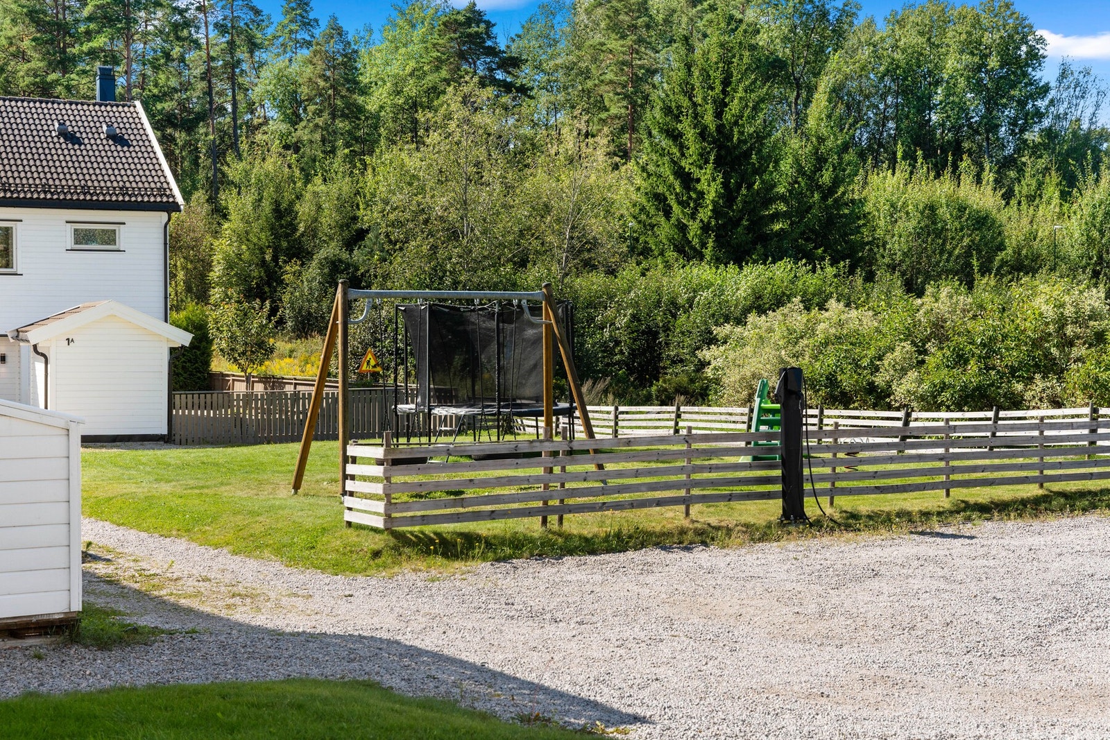 Fine uteområder i nærheten av leiligheten. Galleribilde