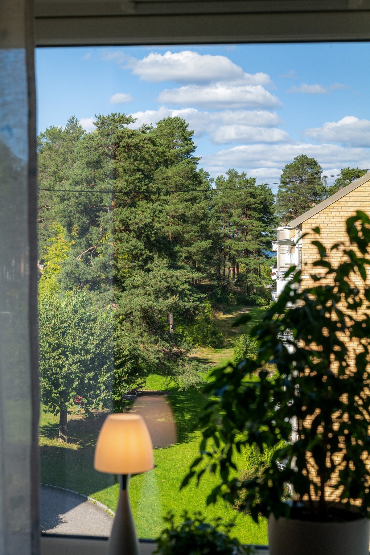Stille og grønne omgivelser. Galleribilde