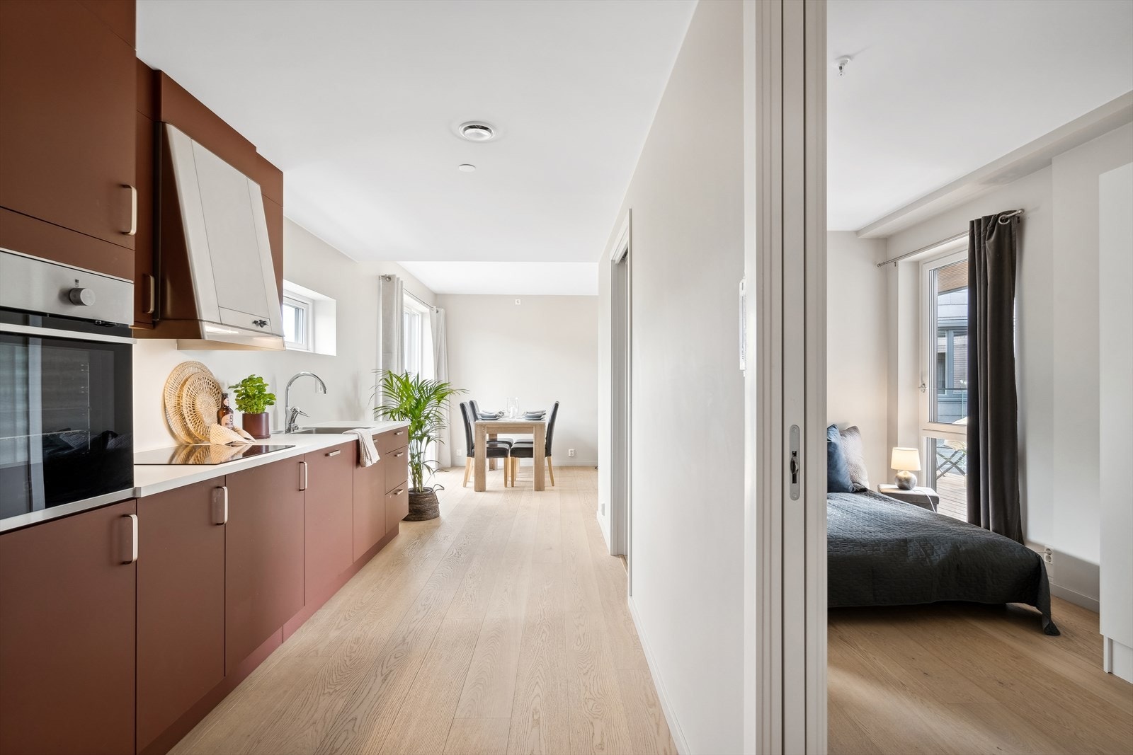 Like ved kjøkkenet finner du leilighetens soverom. Galleribilde