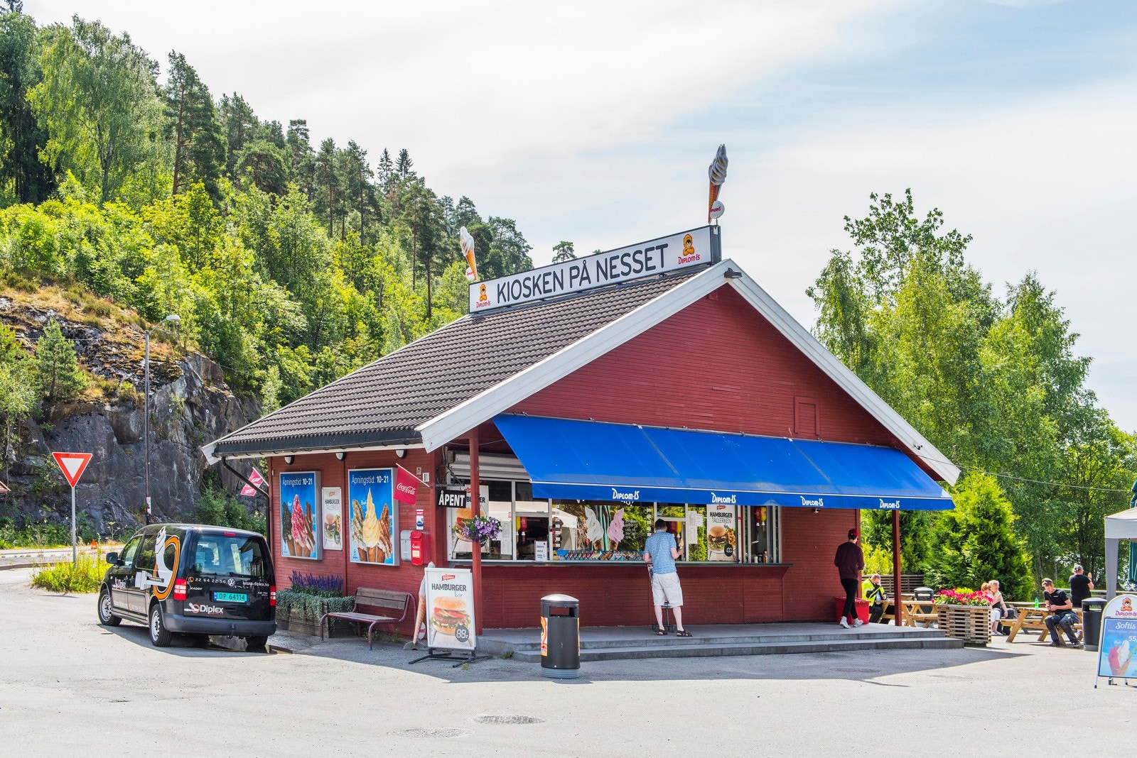 Den populære kiosken på Nesset, kjent for sin softis Galleribilde