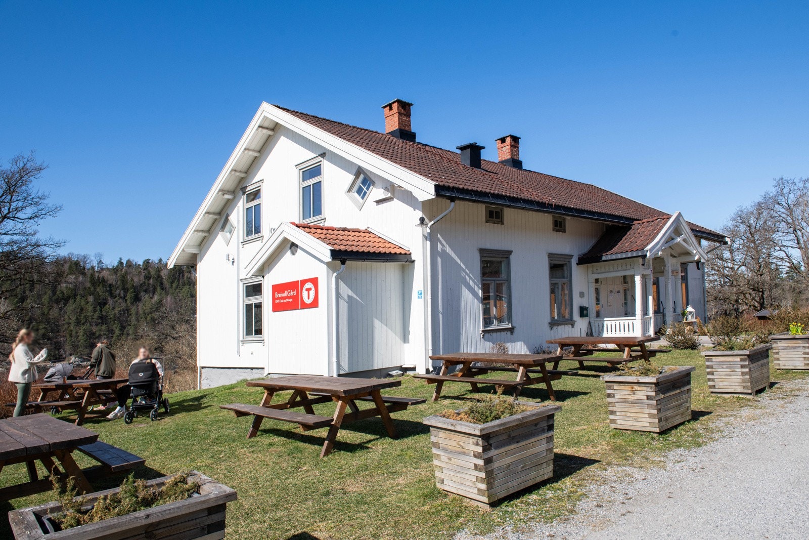 Breivoll Gård, et populært turmål med kafe, mm, drevet av DNT Galleribilde