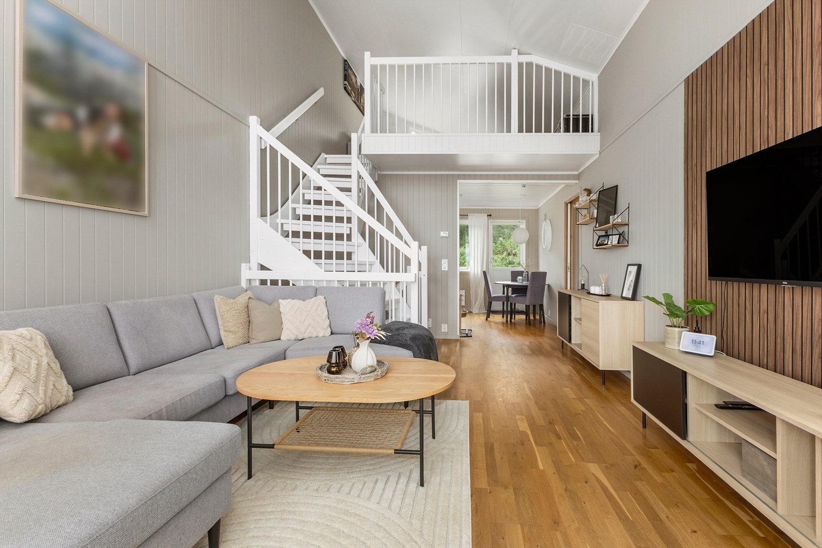 Over kjøkkenet er det en praktisk hems som fungerer som et ekstra oppholdsrom. Galleribilde