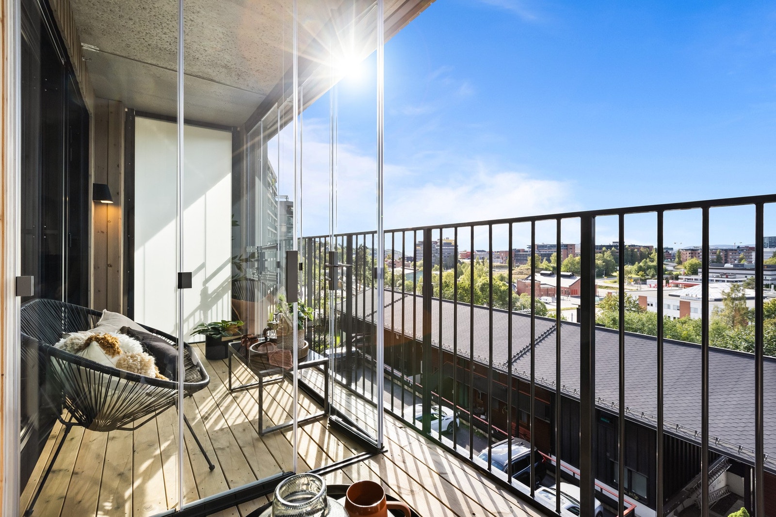 Ny og flott 2-roms i 4. etasje med balkong på 9 kvm, fin utsikt, heis, vannbåren varme og unike fellesarealer Galleribilde