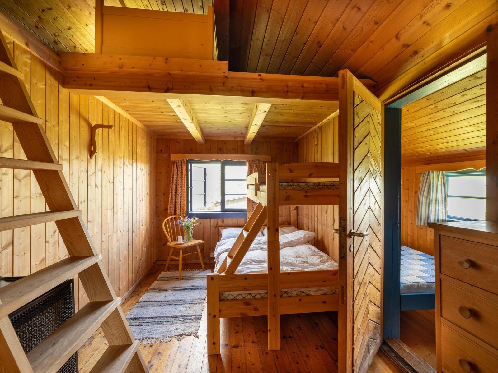 Hytten har totalt 3 soverom - her med hems Galleribilde