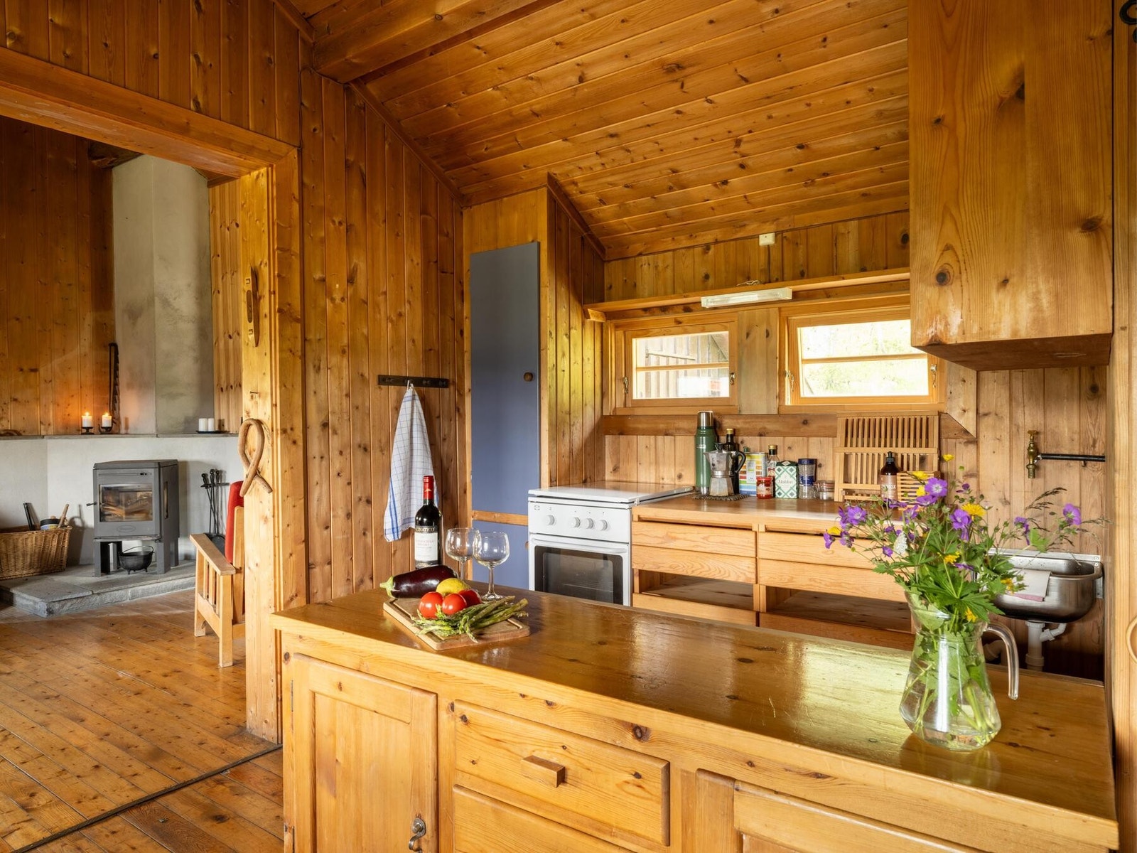 Kjøkkenet har det man trenger. Galleribilde