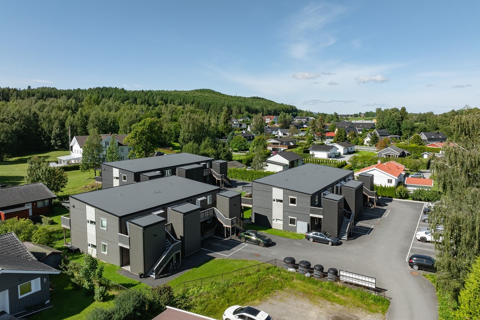 En helt ny 3-roms selveierleilighet i et moderne bygg som ble ferdigstilt i 2022. Galleribilde