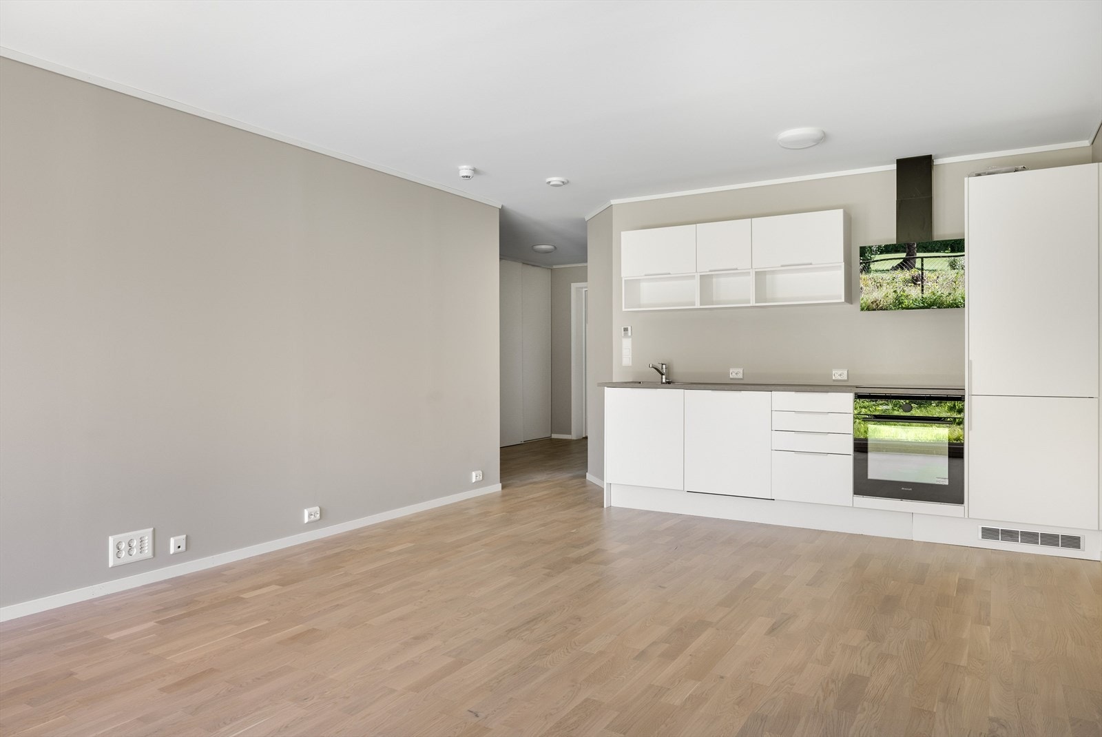 Leiligheten holdes god og lun på vinterstid med vannbåren gulvvarme tilknyttet fjernvarme. Galleribilde