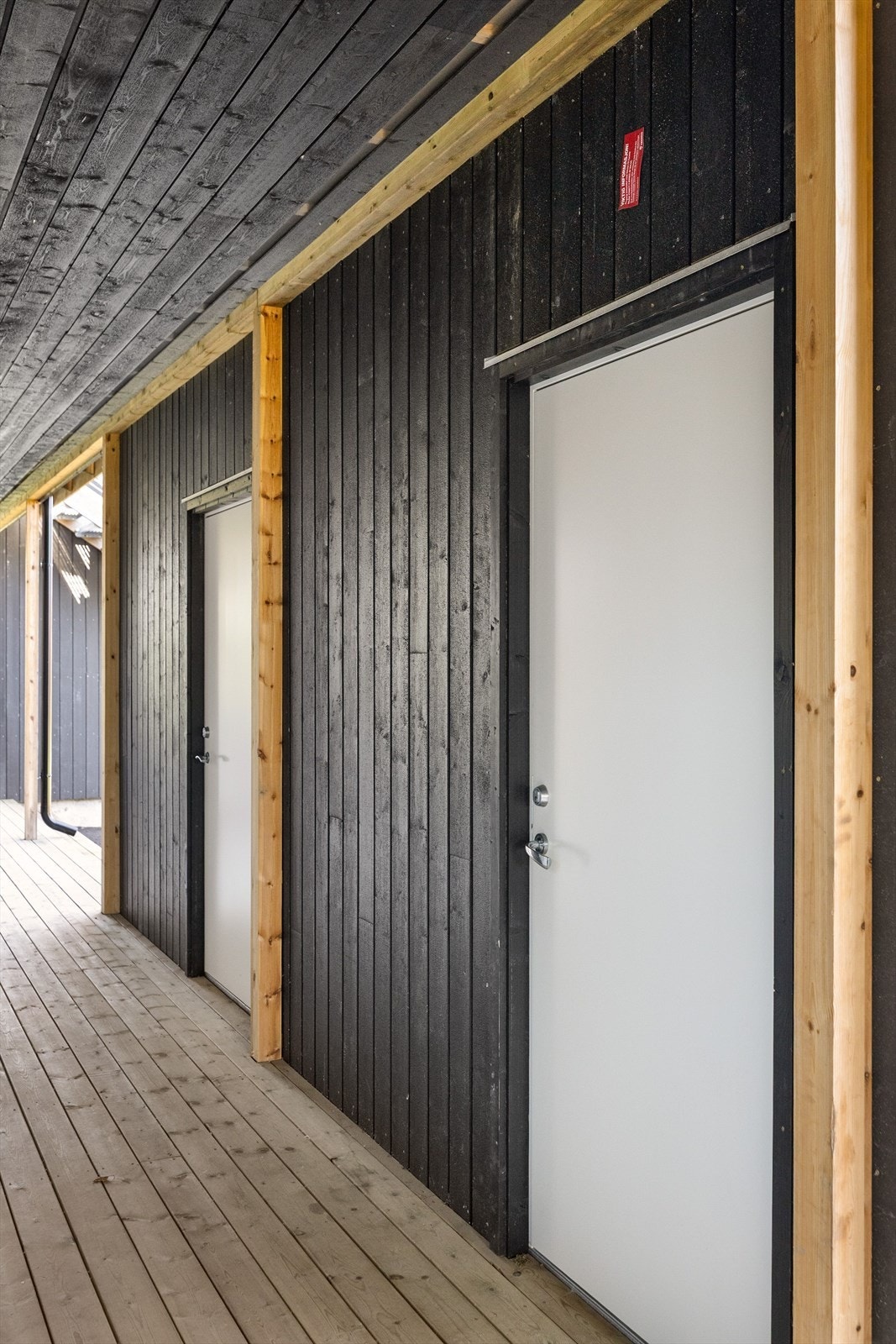 Leiligheten disponerer en utvendig bod på ca. 5m², samt en parkeringsplass. Galleribilde