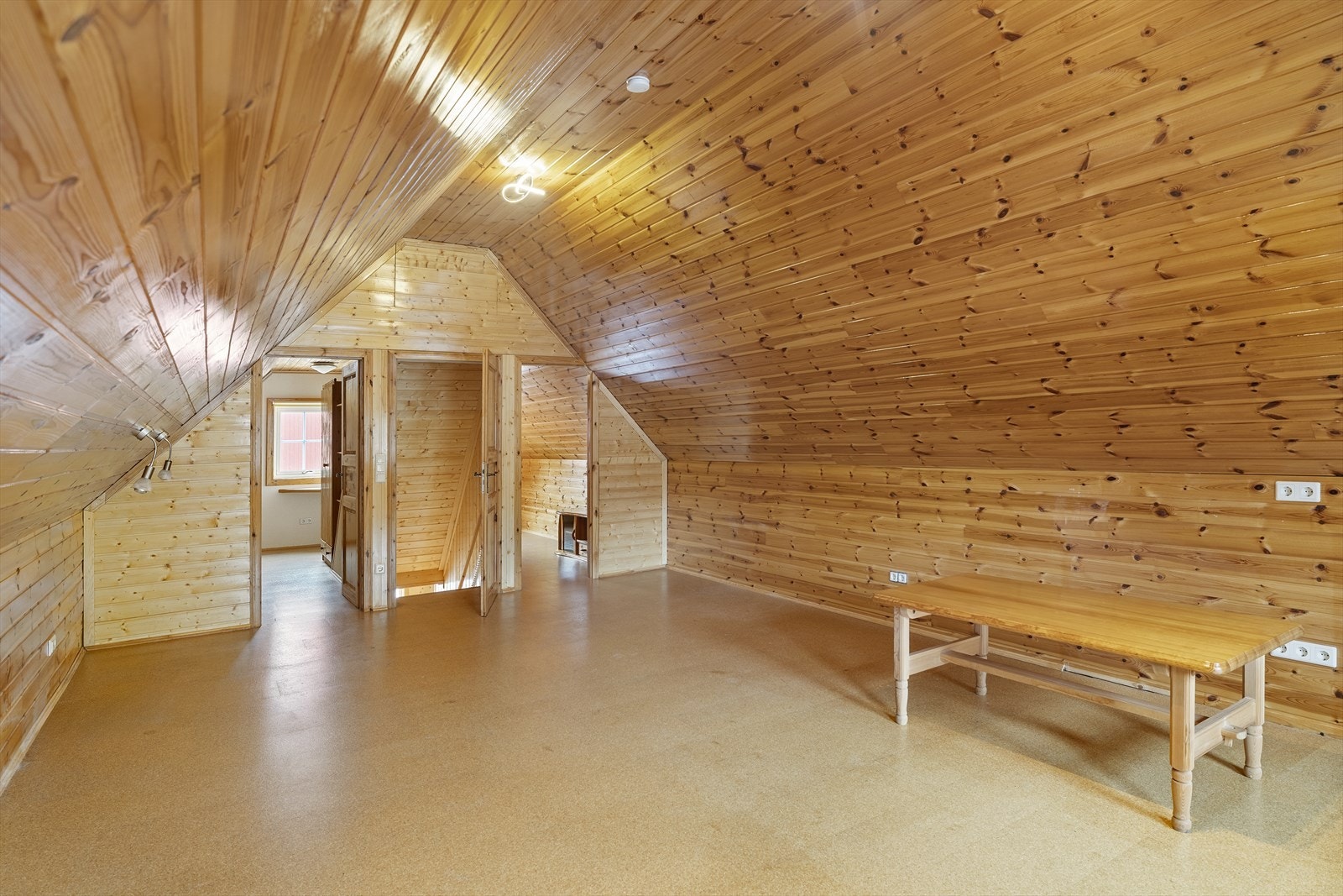 Stort loftsrom for oppbevaring. Galleribilde