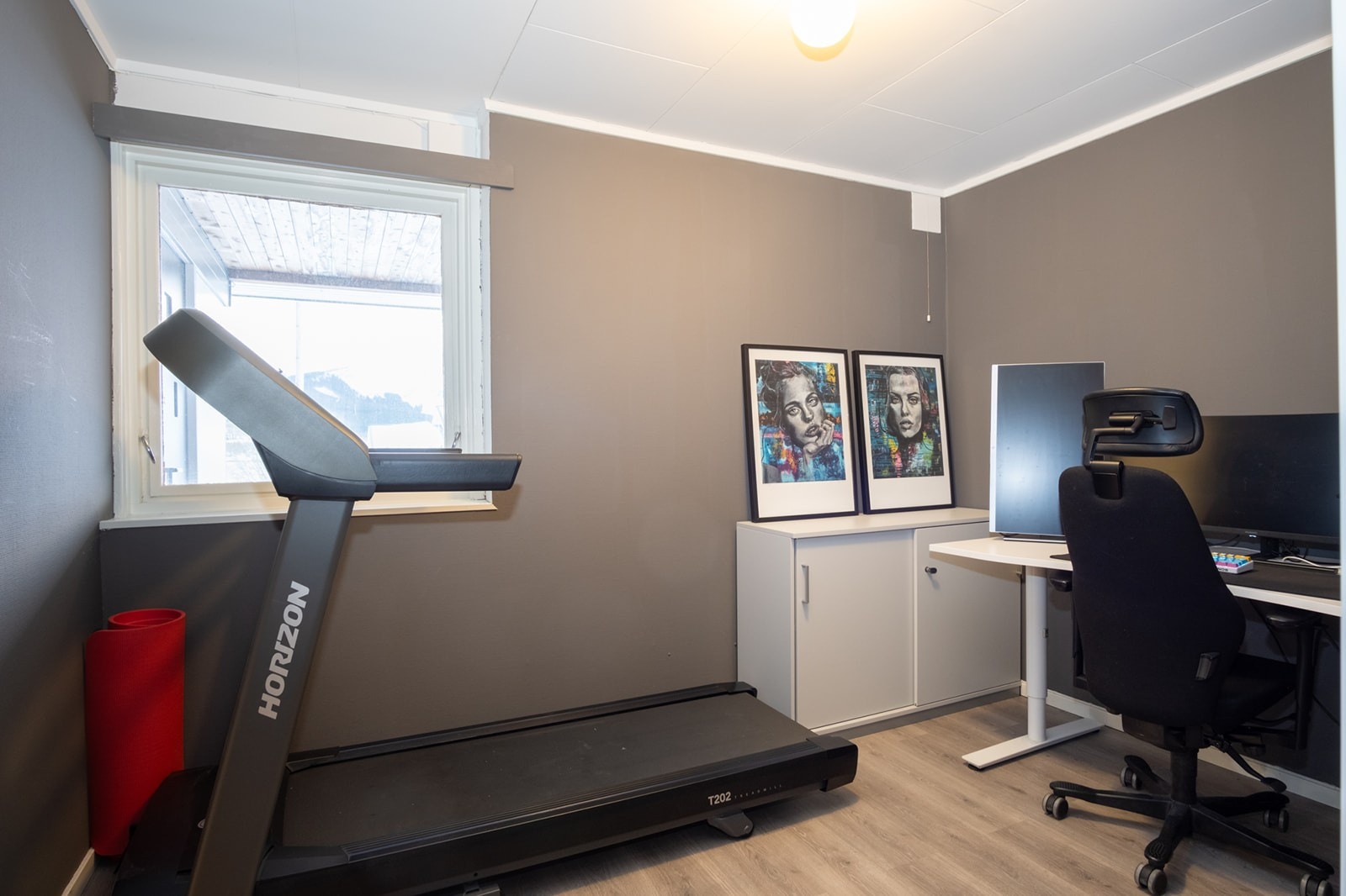 Soverom/tv-stue Galleribilde