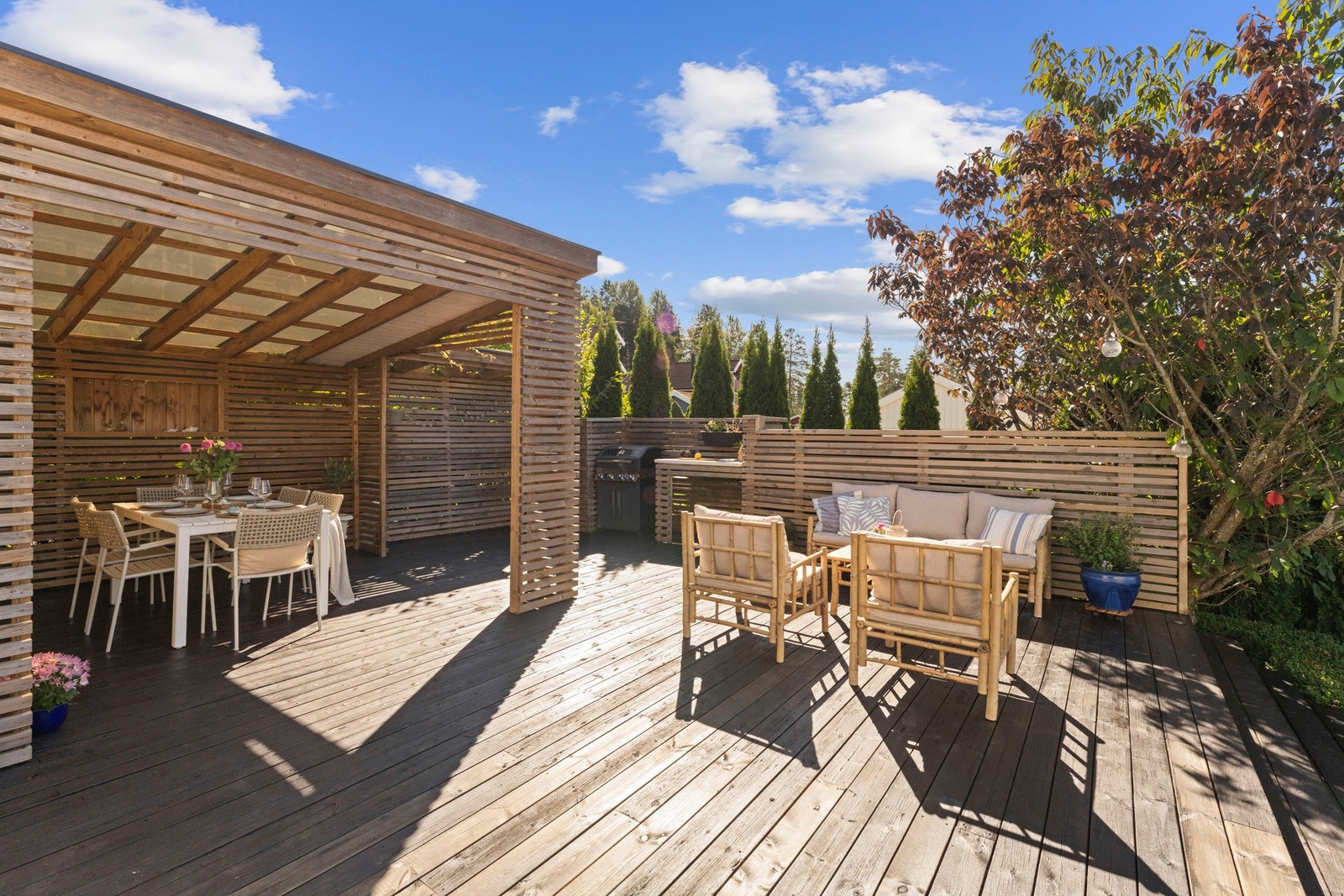 Delvis overbygget terrasse Galleribilde