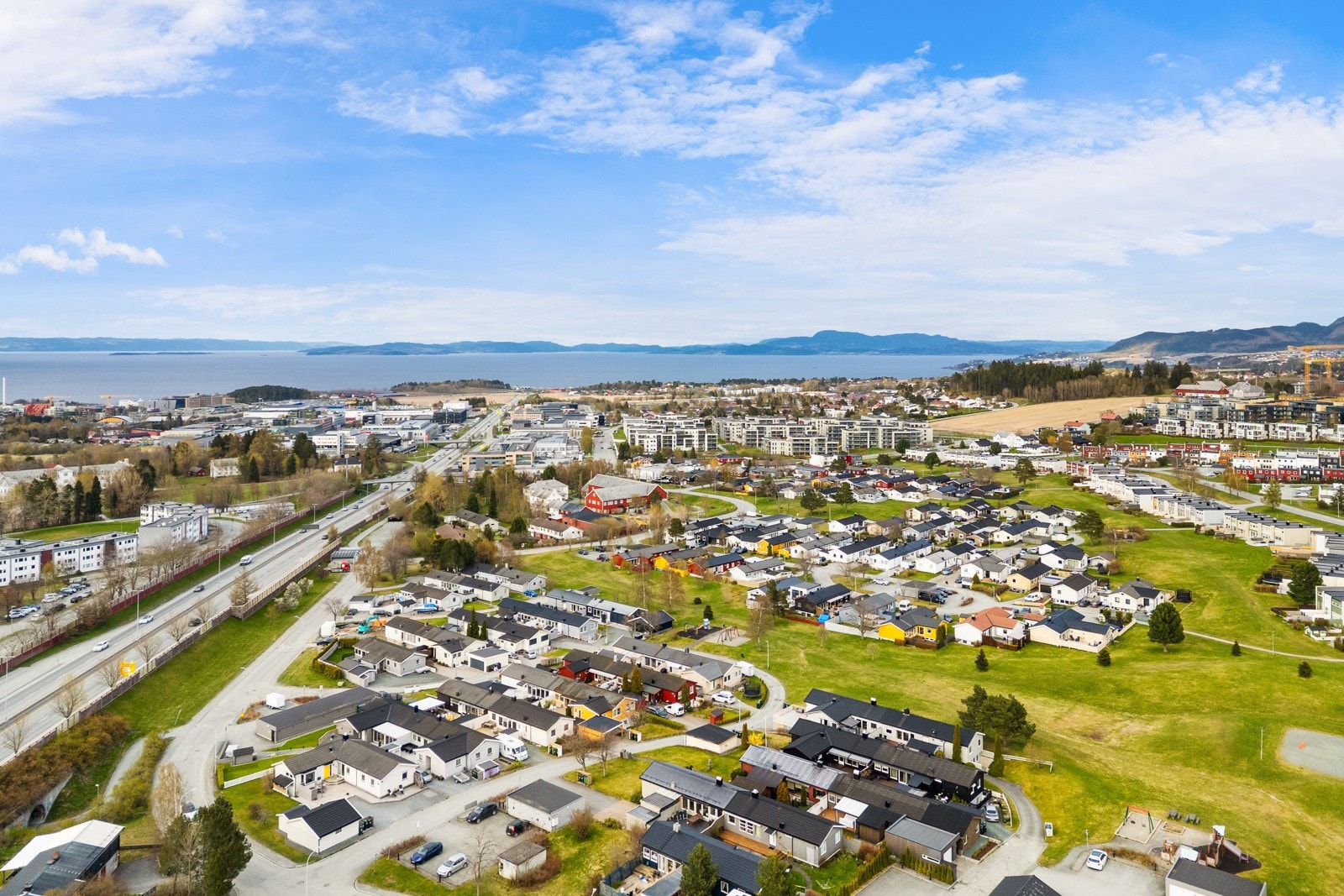 Det er kort og enkel adkomst via E6. Galleribilde