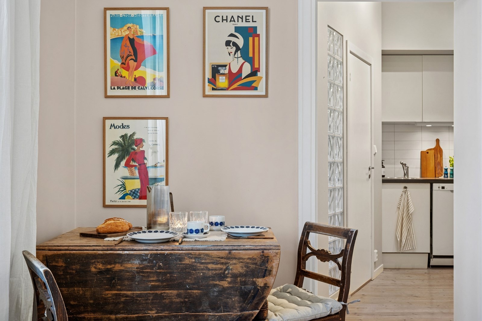 Et hjem som innbyr til hyggelige kvelder med venner og gode samtaler Galleribilde